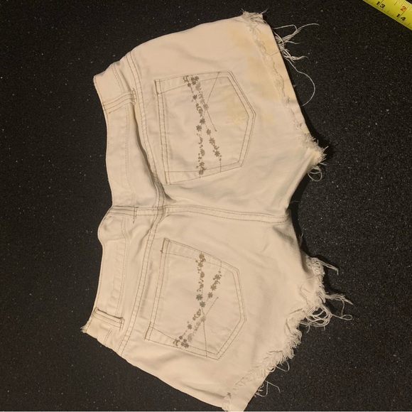 White Aeropostale shorts jean denim medium - Picture 8 of 8